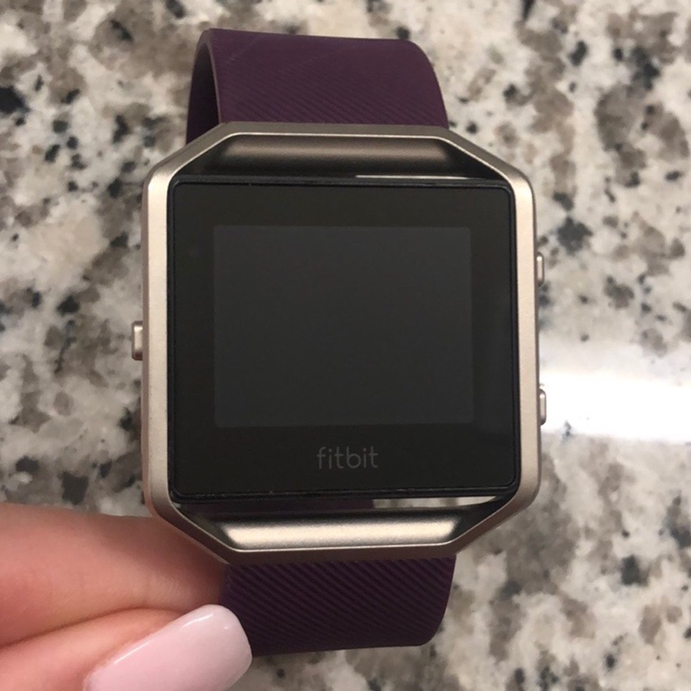 Fitbit smart watch - Picture 2 of 3